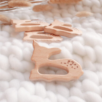 hryzátko, darček pre bábätko, darček pre novorodenca, darček pri narodení, drevené hryzátko,