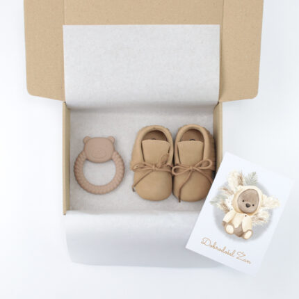 telegram, telegram ob rojstvu, telegram v porodnišnico, darilo ob rojstvu, darilo za novorojenčka, paket ob rojstvu, paket v porodnišnico, personalizirano darilo, mokasinke, grizalo