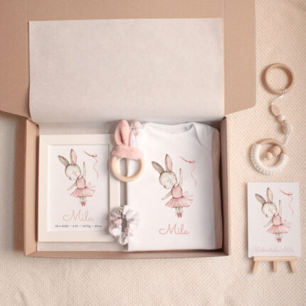 telegram, telegram ob rojstvu, telegram v porodnišnico, darilo ob rojstvu, darilo za novorojenčka, paket ob rojstvu, paket v porodnišnico, personalizirano darilo, personaliziran bodi, grafika, grafika z rojstnimi podatki, čestitka, čestitka ob rojstvu