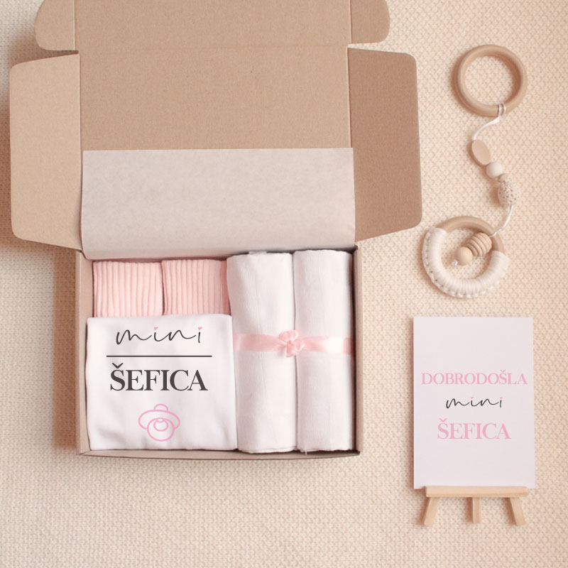 Mini šefica M telegram, telegram ob rojstvu, telegram v porodnišnico, darilo ob rojstvu, darilo za novorojenčka, paket ob rojstvu, paket v porodnišnico, personalizirano darilo, personaliziran bodi, grafika, grafika z rojstnimi podatki, čestitka, čestitka ob rojstvu